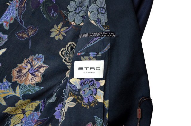 新品 シルク25% ETRO エトロ 裏花柄 ダークネイビー 春秋冬 パーティ メンズ 紳士 テーラード ブレザー パンツ コート スーツ サイズ 48_画像5