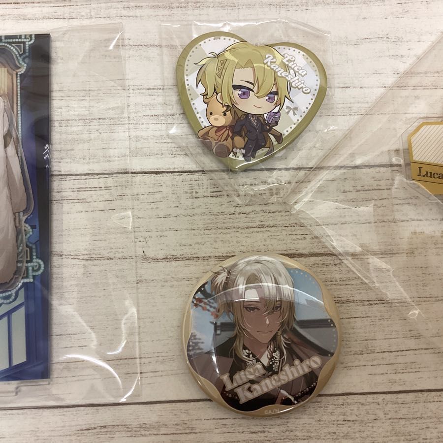 売りです にじさんじEN ルカカネシロ アクスタ 缶バッジ ポストカード ...