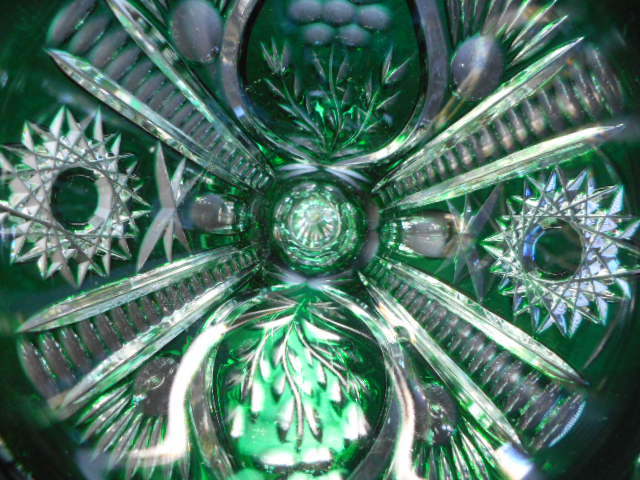 安価 花瓶　花器　ガラス　クリスタル　ベース　グリーンー色　彫刻　アンティーク　（１７） 花瓶