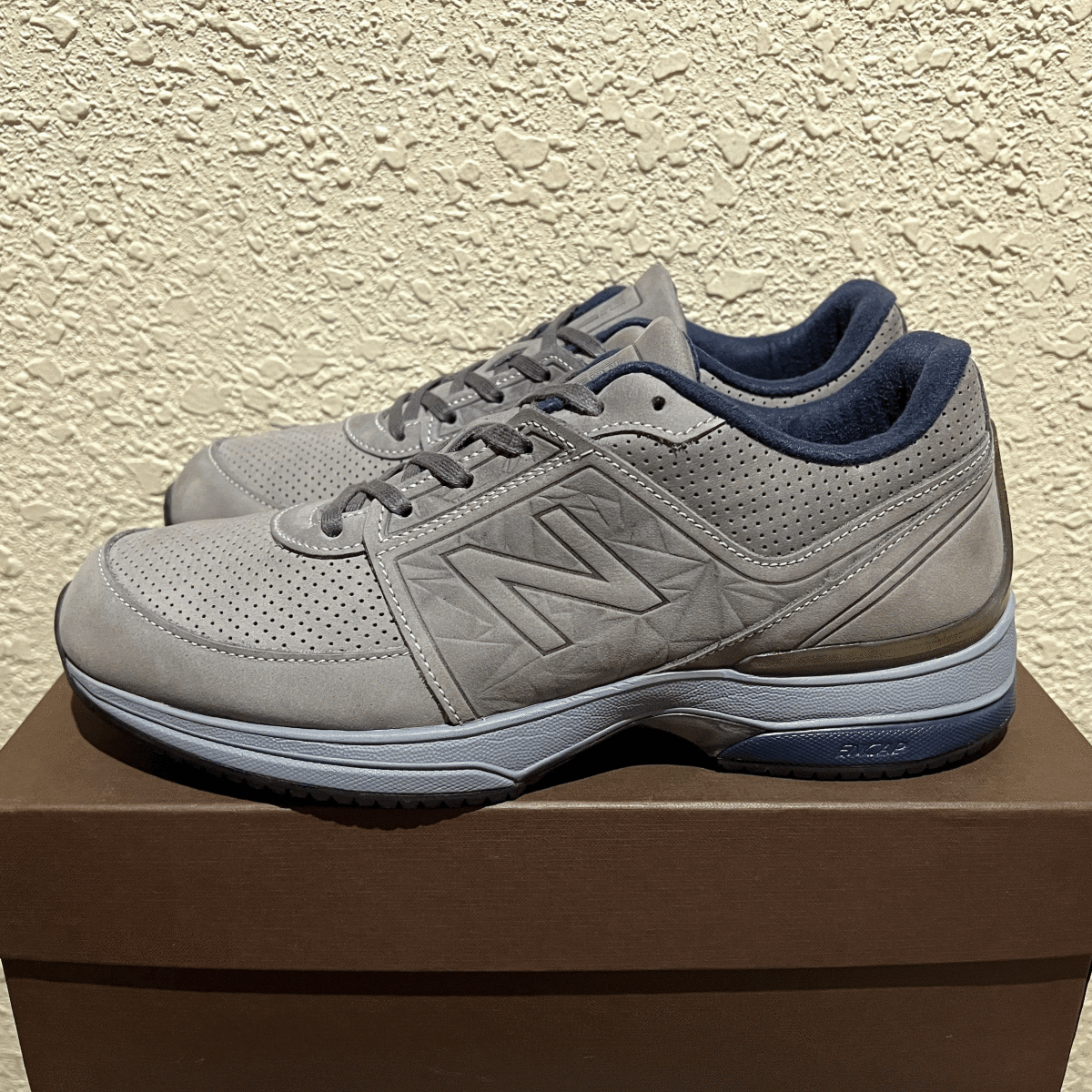 Horween社製オールヌバックレザー USA製 New Balance M2040GL3 GRAY US9 27cm 美品  アメリカ米国製 M2040v3 NB グレー スニーカー