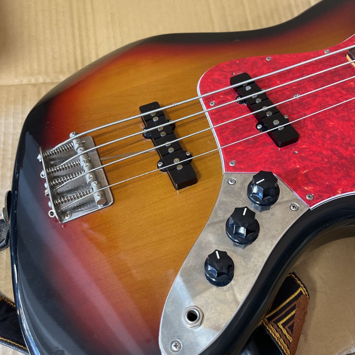 7)Fender JAPAN JAZZ BASS 3-Color Sunburst エレキベース ケース付き