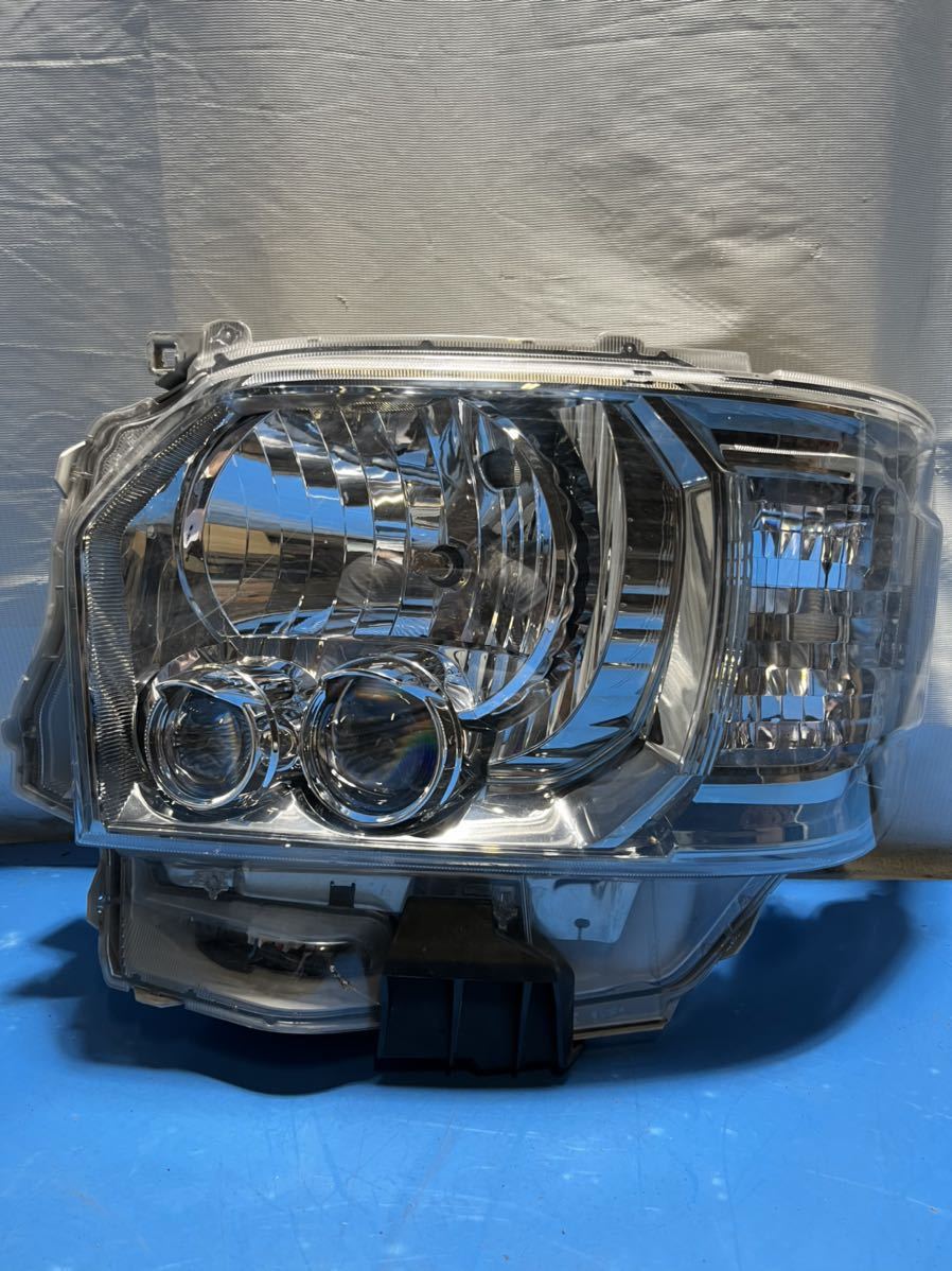 極美品☆ 純正品☆ トヨタ ハイエース 200系 LED ヘッドライト 左 助手