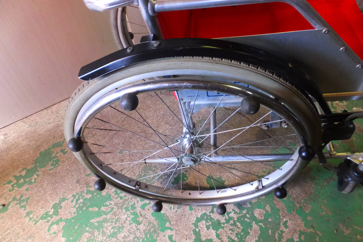 ▲ろ-236 車いす　ミキ　wheel chair Miki　赤系　中古　アルミ　介護　自走式_下から座席まで43cm重さ15kg