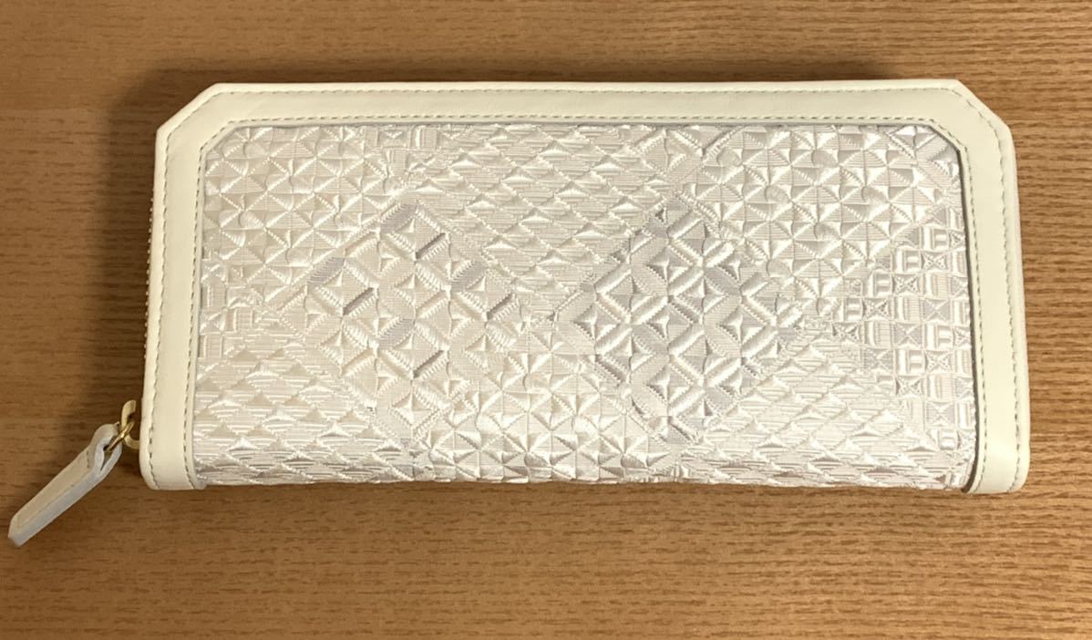 驚きの安さ 長財布 レザー 「琥珀」 博多織 近江屋 新品未開封 パールホワイト 長財布(小銭入れあり) 驚きの安さ 長財布 レザー 「琥珀」 博多織 近江屋 新品未開封 パールホワイト 長財布(小銭入れあり)