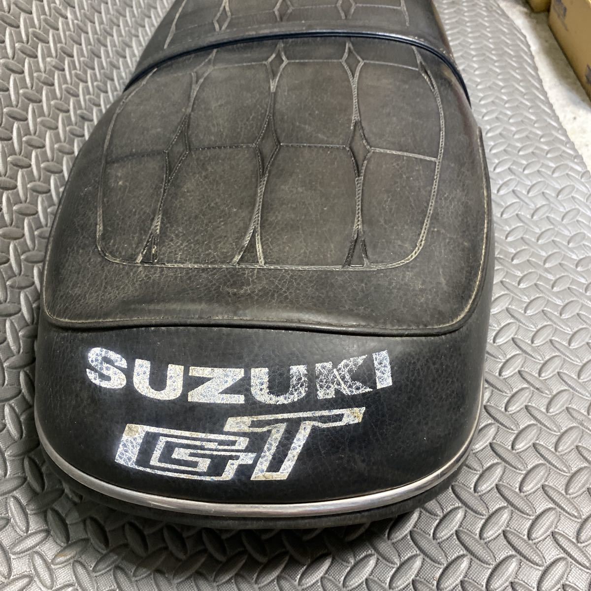 スズキ GT750 純正シート 当時物 スズキ GT750 純正シート 当時物
