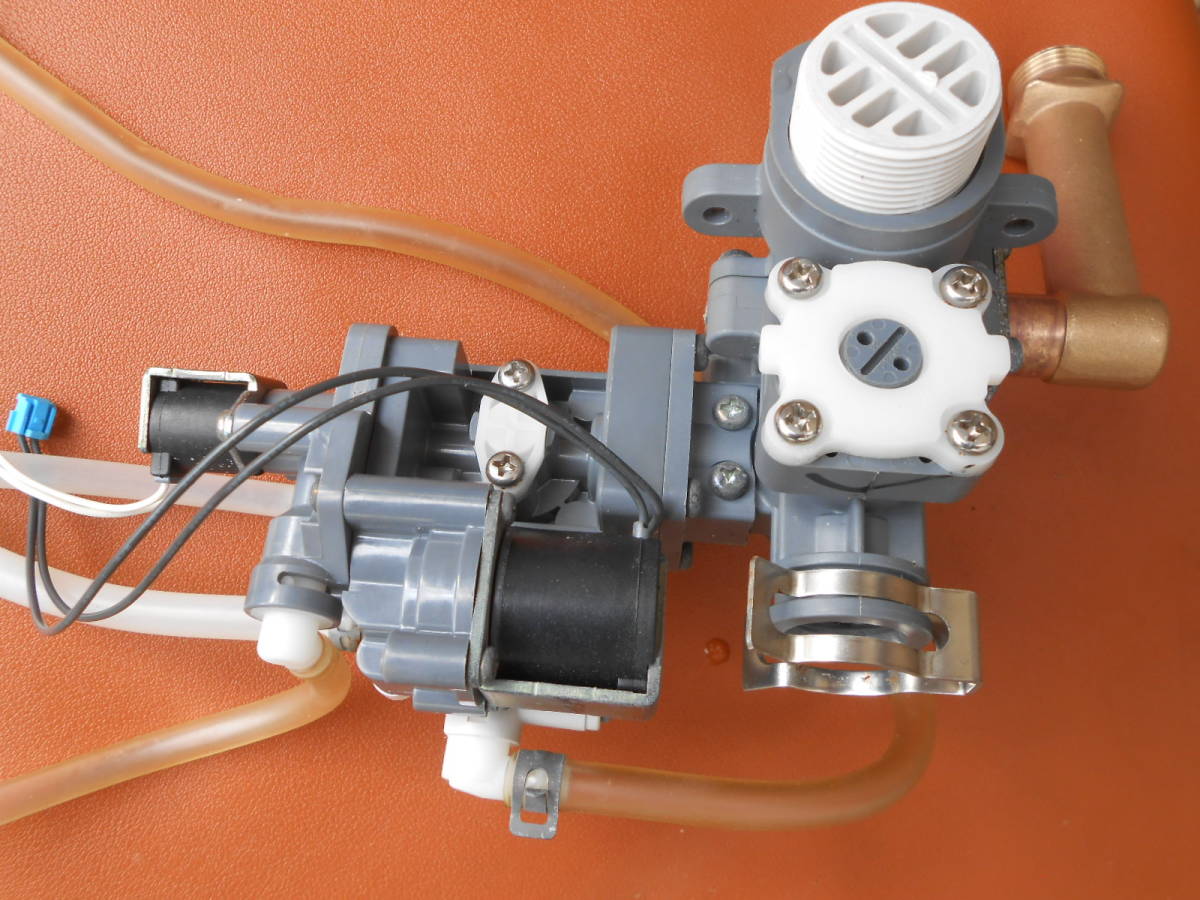 TOTO ウォシュレット一体形便器 TCF9032 各パーツ 給水電磁弁 TOTO ウォシュレット一体形便器 TCF9032 各パーツ 給水電磁弁