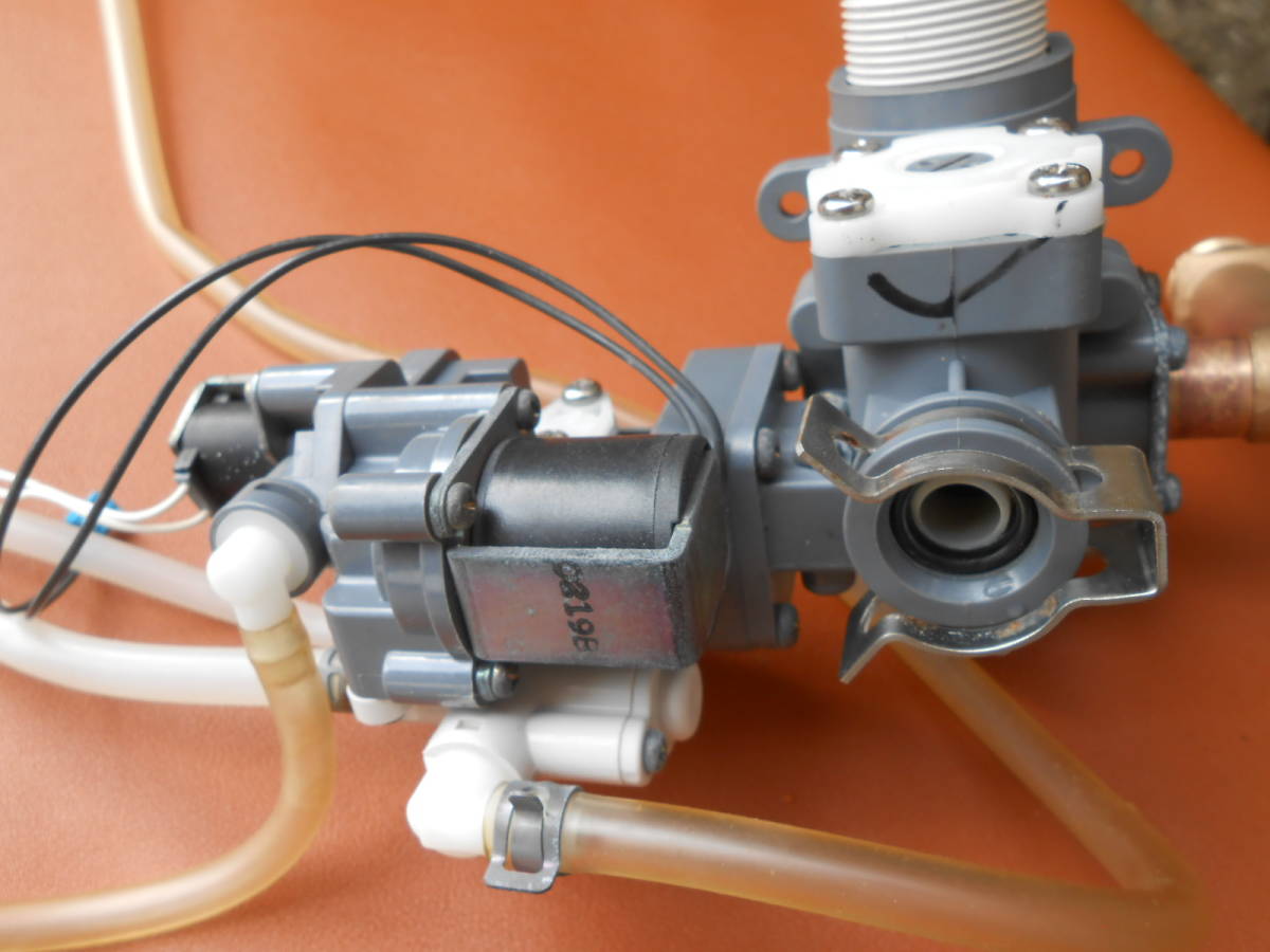 TOTO ウォシュレット一体形便器 TCF9032 各パーツ 給水電磁弁 TOTO ウォシュレット一体形便器 TCF9032 各パーツ 給水電磁弁