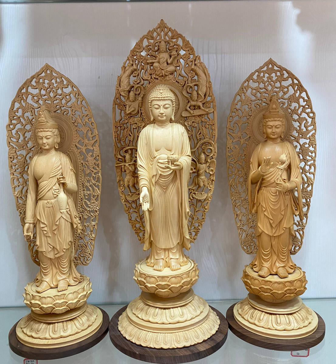 仏教工芸品 総柘植材 一刀彫 精密彫刻 極上品 阿弥陀如来三尊（観世音