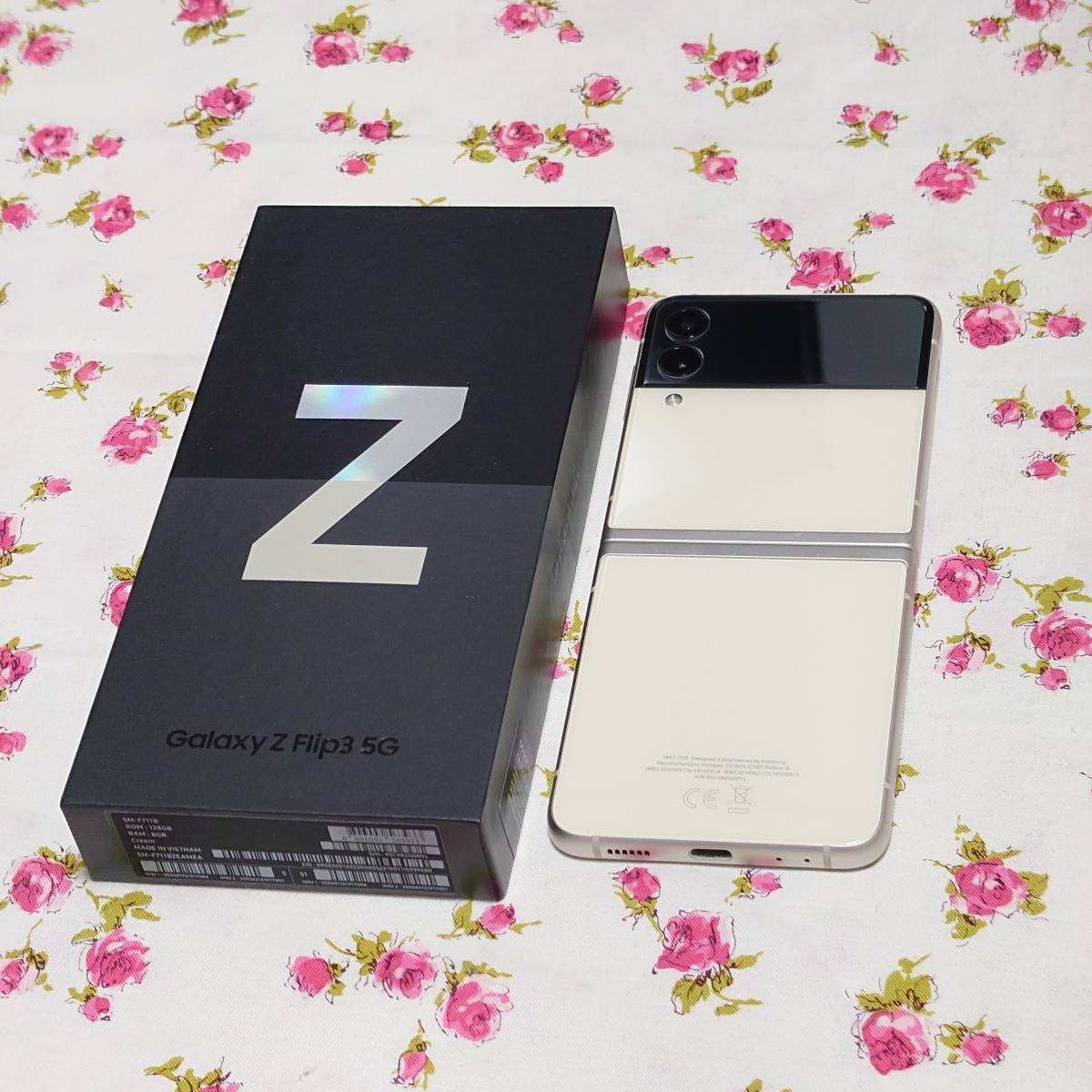 Galaxy Z Flip3 5G (SM-F711B) クリーム 128GB グローバル版 SIMフリー