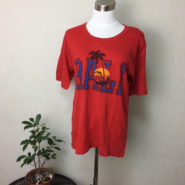 B981▼バリ島Tシャツ　輸入古着　サイズL位_画像1