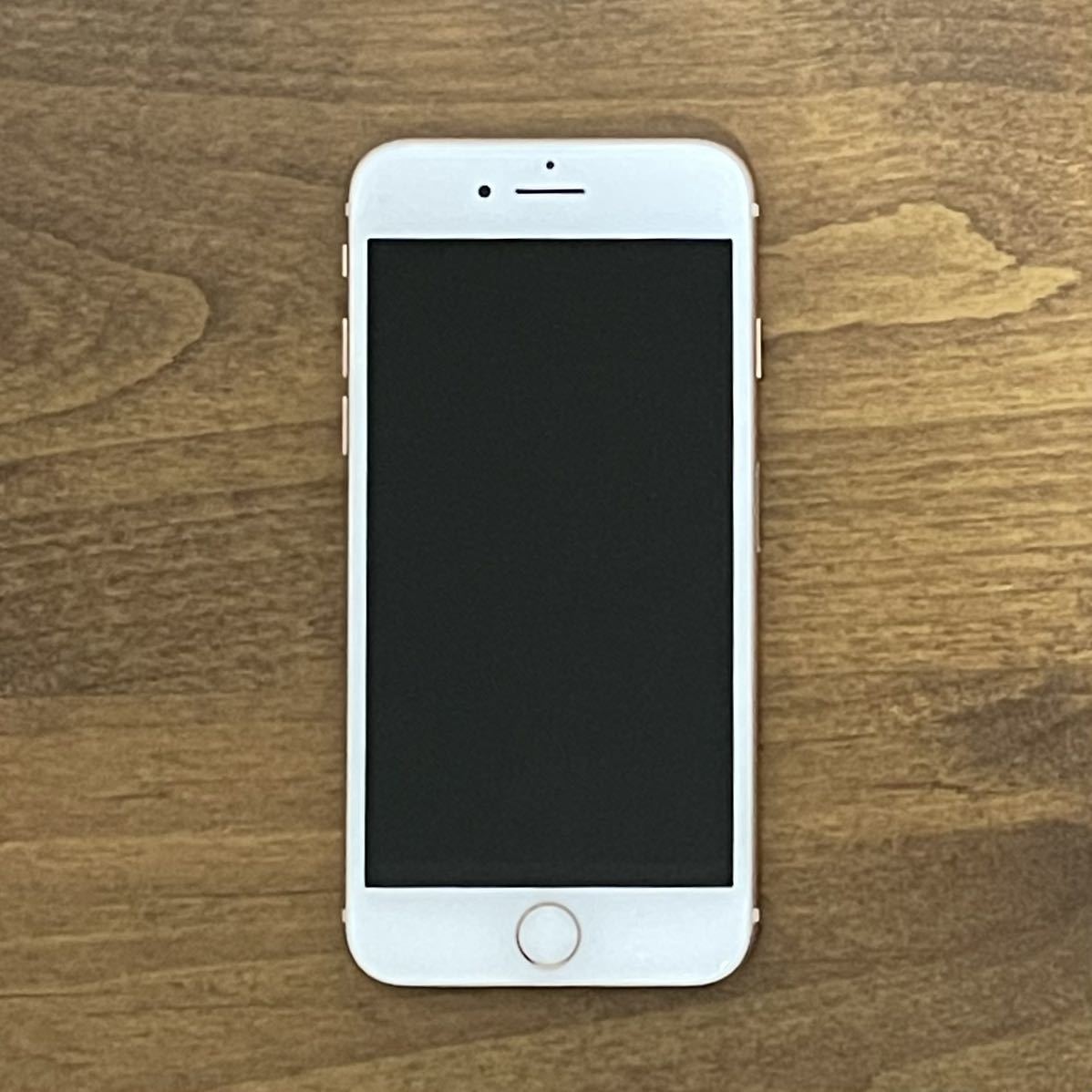 Apple iPhone8 ゴールド　64GB　新品バッテリー　SIMフリー　SIMロック解除済　iPhone 8　わりと綺麗　美品_画像5