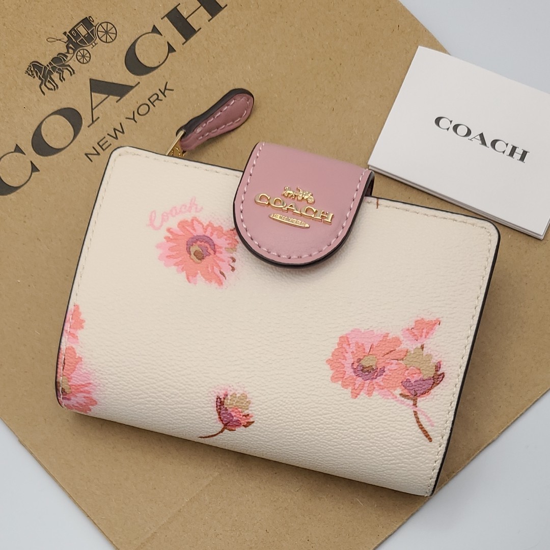 超人気 新作 新品 COACH 折り財布 花柄 フラワー i9tmg.com.br