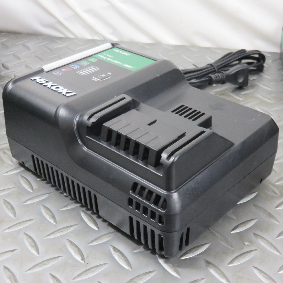 ❤値段が激安❤ ハキコーキ マルチ充電器 電池2コセット www