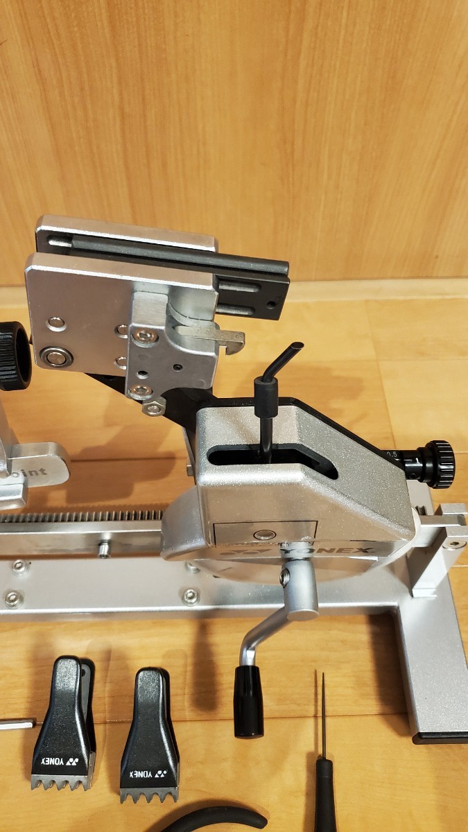 美品 数回のみ使用 ヨネックス ST-250 バドミントン ストリング 美品 数回のみ使用 ヨネックス ST-250 バドミントン ストリング