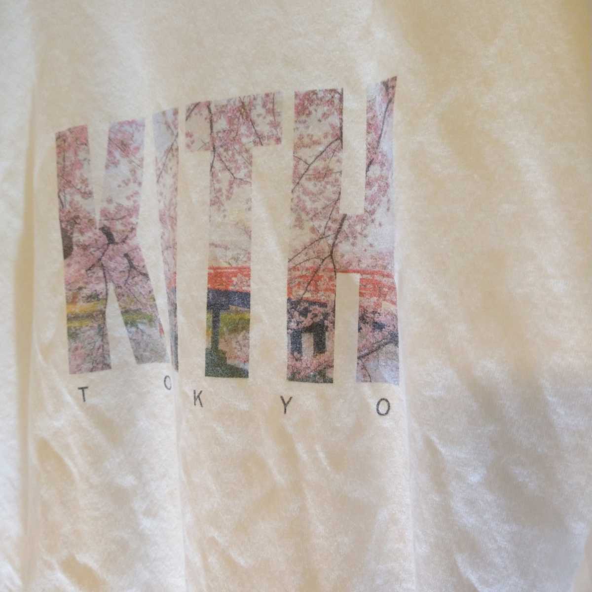 KITH TOKYO キス　 Landmark Tシャツ白ランドマーク東京　M　桜　メンズ・レディース・ユニセックス