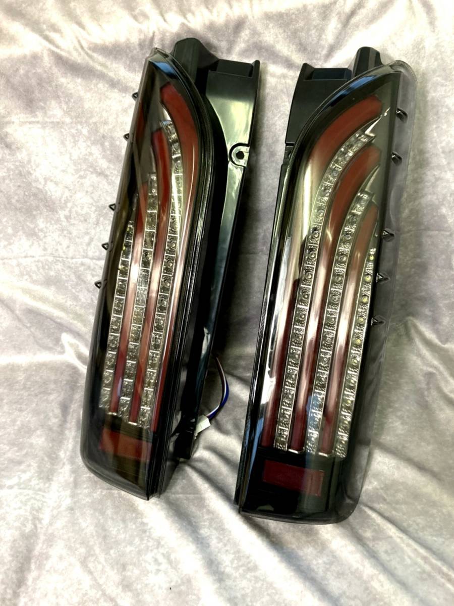 新品 200系ハイエース 上位モデル 左右セット オープニング LEDテール