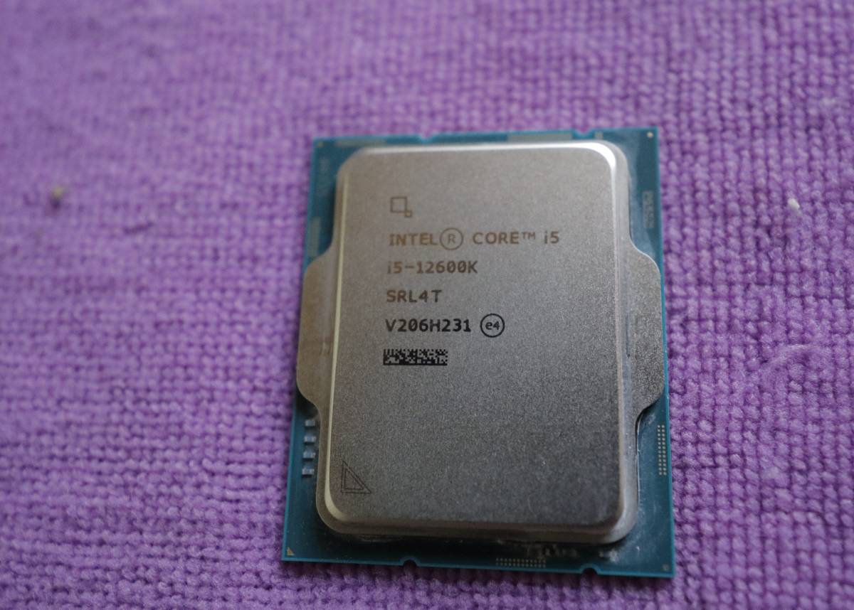 使用約40日】Intel 第12世代 CPU Core i5 12600K BOX LGA1700 インテル