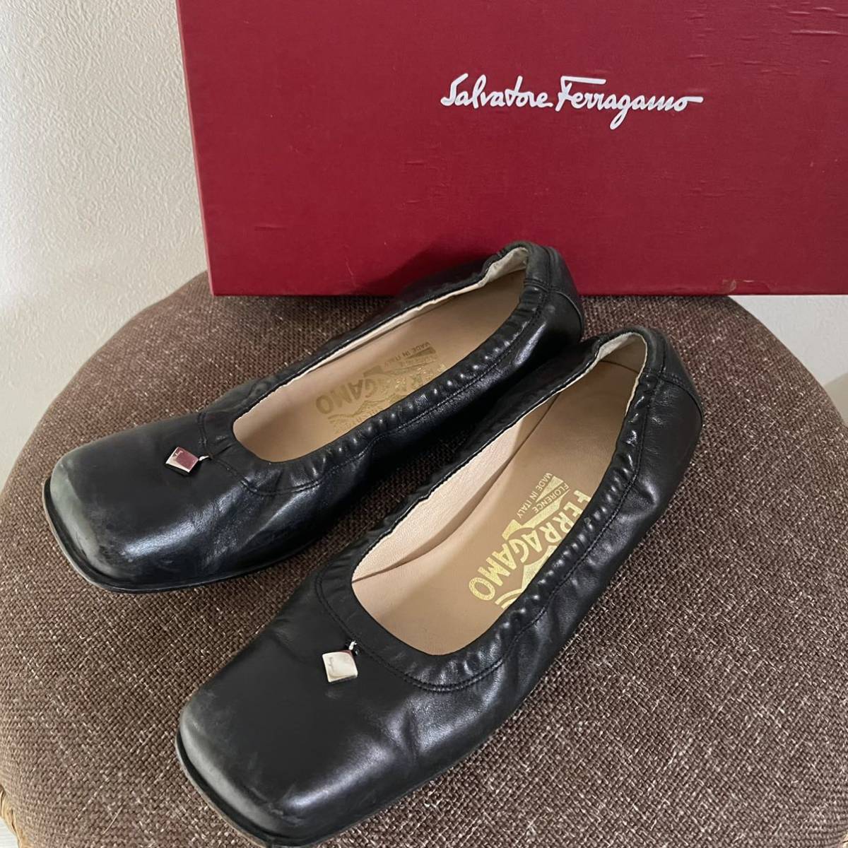 一部予約販売】 FERRAGAMO サルヴァトーレフェラガモ ロゴ スクエア