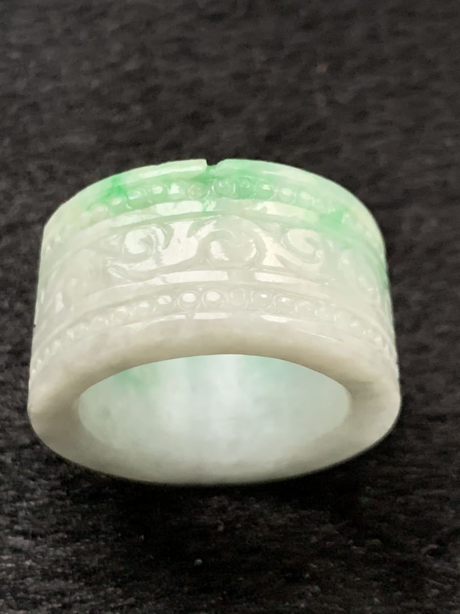 48％割引本翡翠指輪 陽緑 彫刻 ミャンマー産 男性用