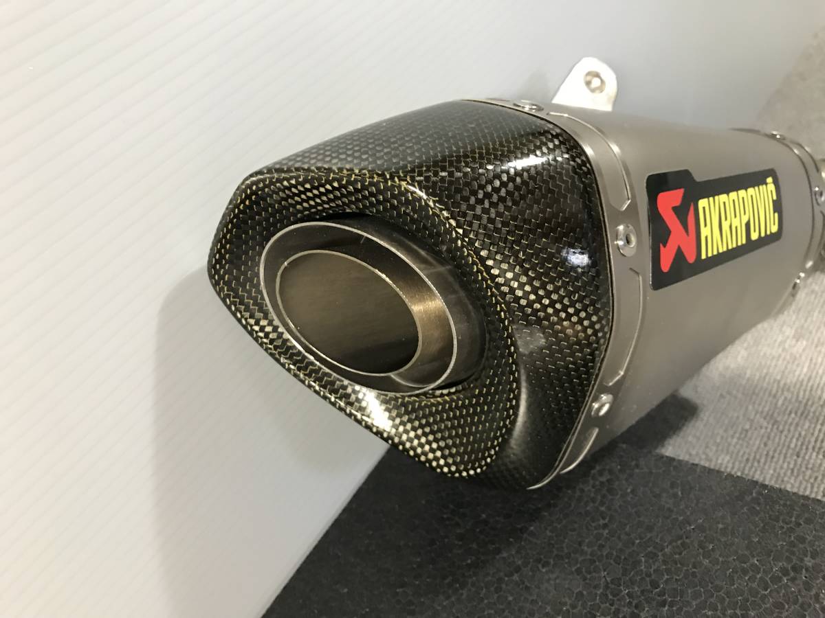 YZF-R6 AKRAPOVICアクラポビッチ スリップオンマフラー 【国内即発送