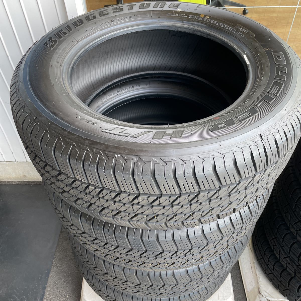 にディーラ ブリヂストン/デューラー 265/60R18 110H z6S2I