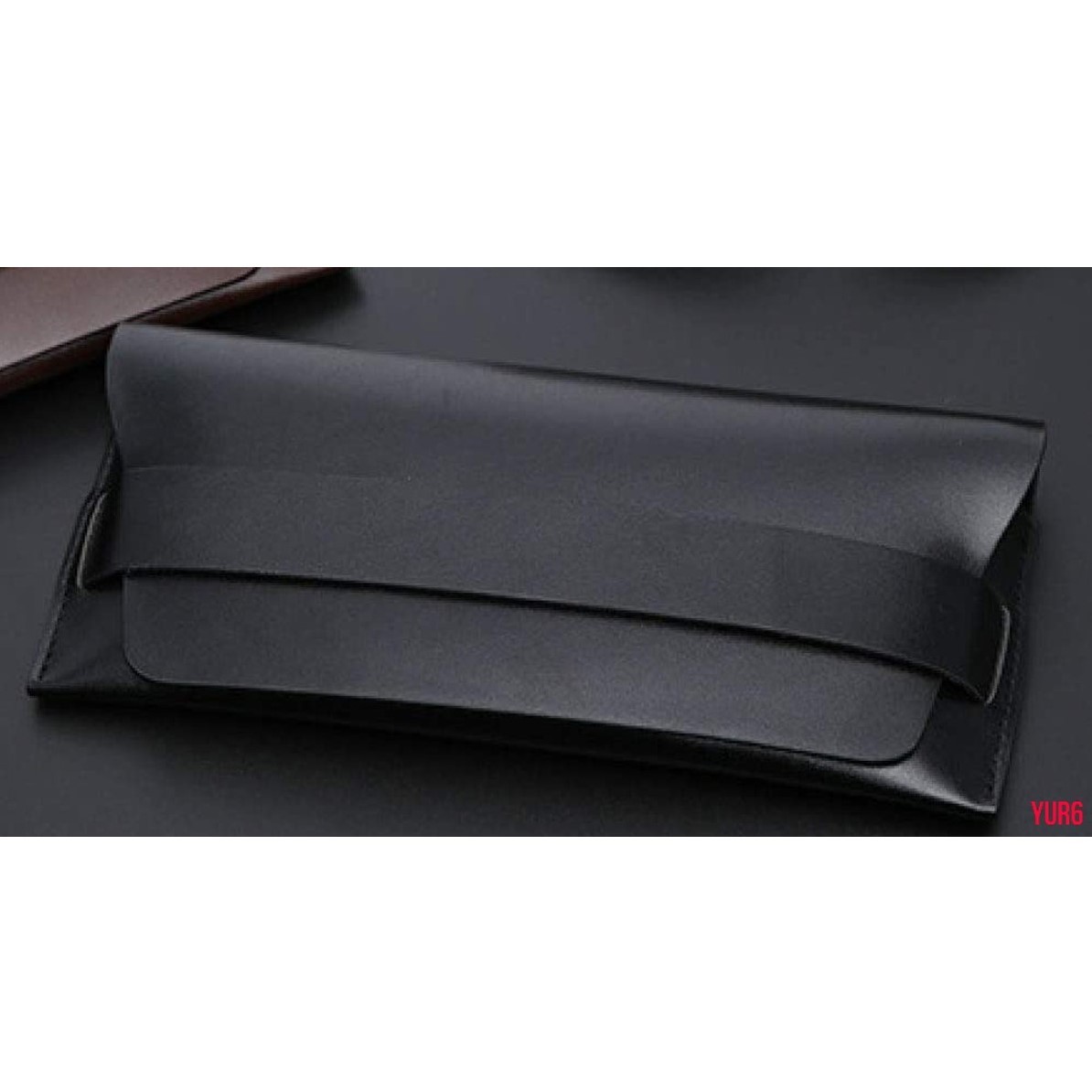  type pushed . soft leather glasses case glasses case glasses inserting feeling of luxury simple stylish formal usually using unisex black 