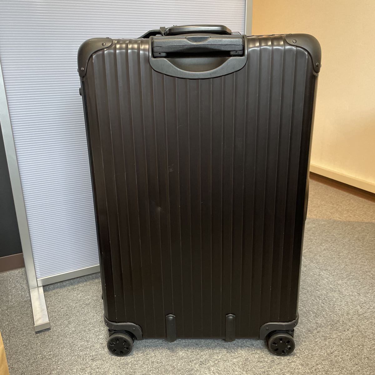 リモワ RIMOWA トパーズ ステルス Topas Stealth 986.15 4輪トローリー