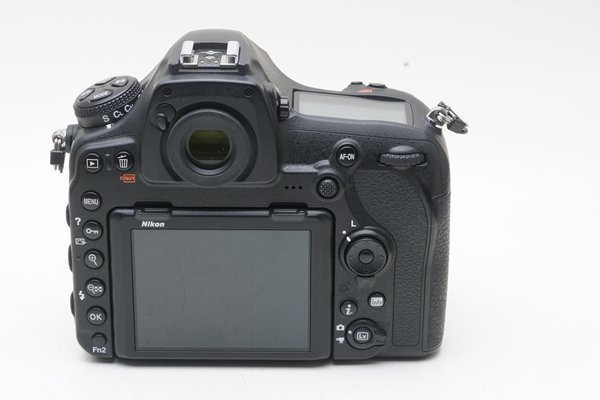 フジヤカメラ】ジャンク品 Nikon D850 (バッテリー/充電器付き