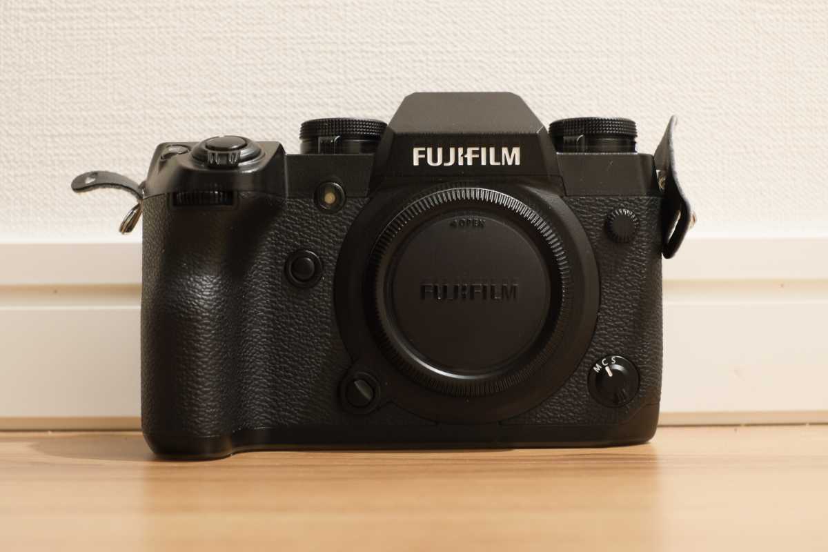 FUJIFILM (フジフイルム) X-H1 ボディ 元箱・説明書など付き