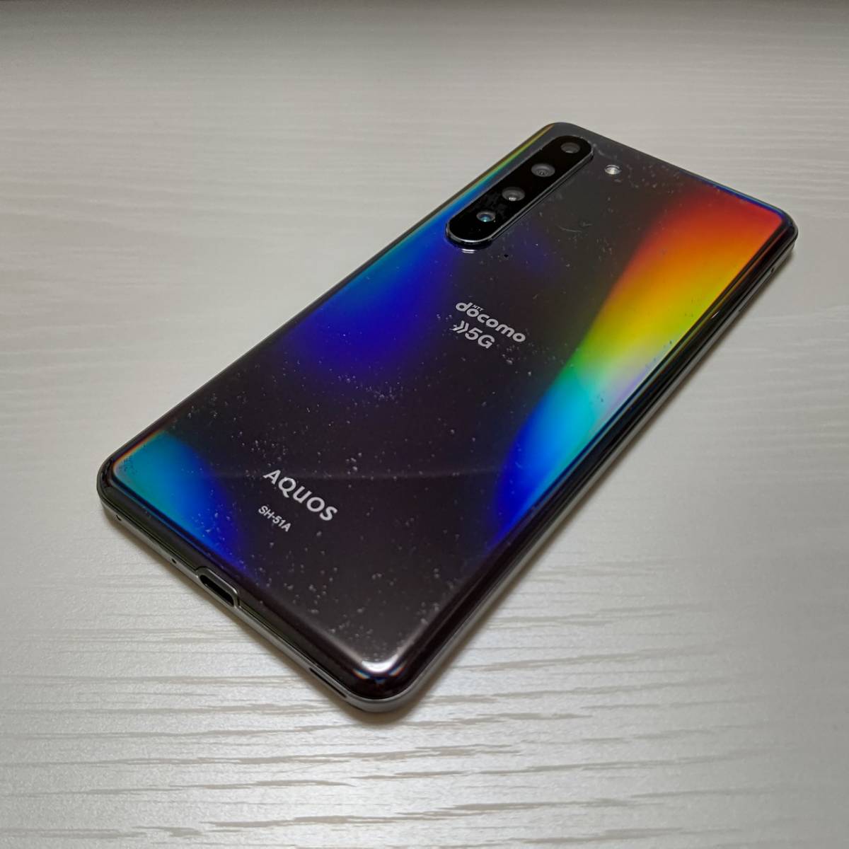 ☆【23500WM】 完動品 docomo SH-51A SHARP AQUOS R5G ブラックレイ