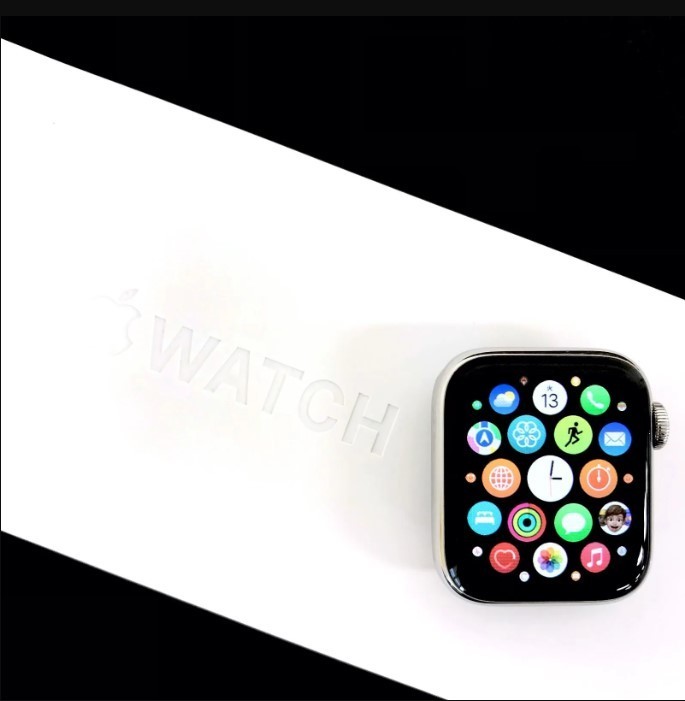 θ【Bランク】Apple Watch Series 5 GPS+Cellularモデル 40mm