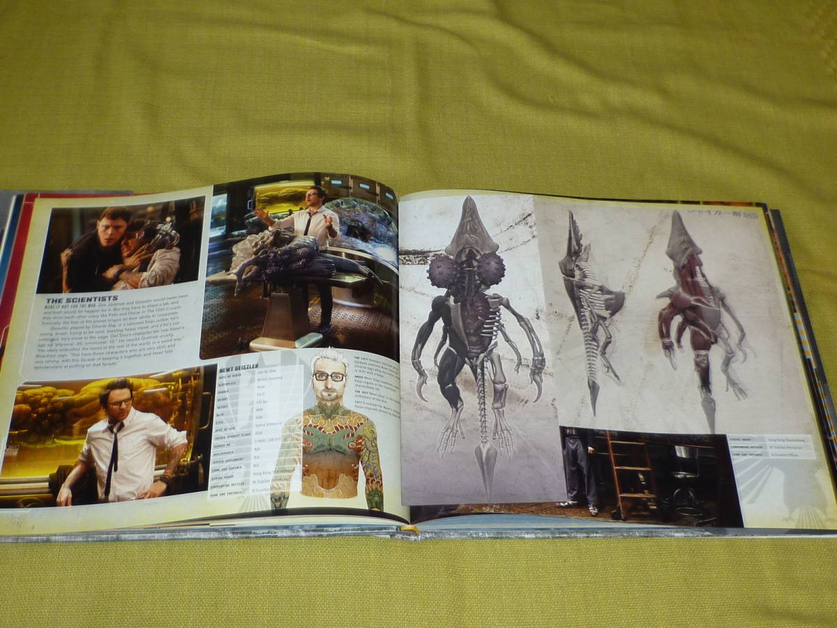  foreign book Pacific Rim: Man, Machines & Monsters Pacific * rim visual guide 