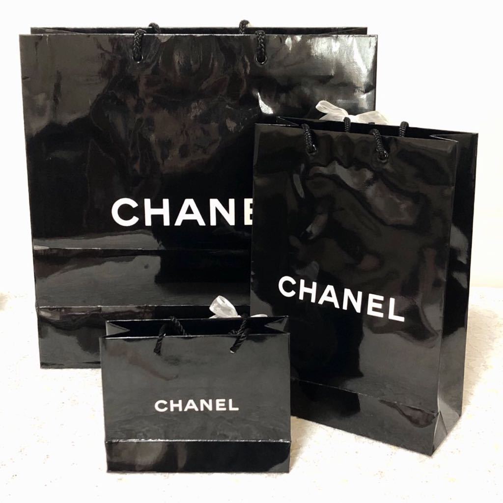 シャネル「 CHANEL 」ショッパー 3枚組 ( 871 ) 大きさいろいろ 紙袋 ショップ袋 ブランド紙袋 手提げ袋 旧型 ツヤあり_画像2