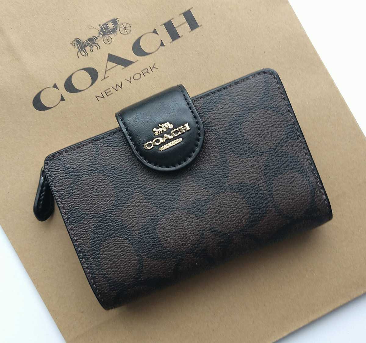 ✧ 新品✧COACH コーチ 二つ折り財布ブラックシグネチャー