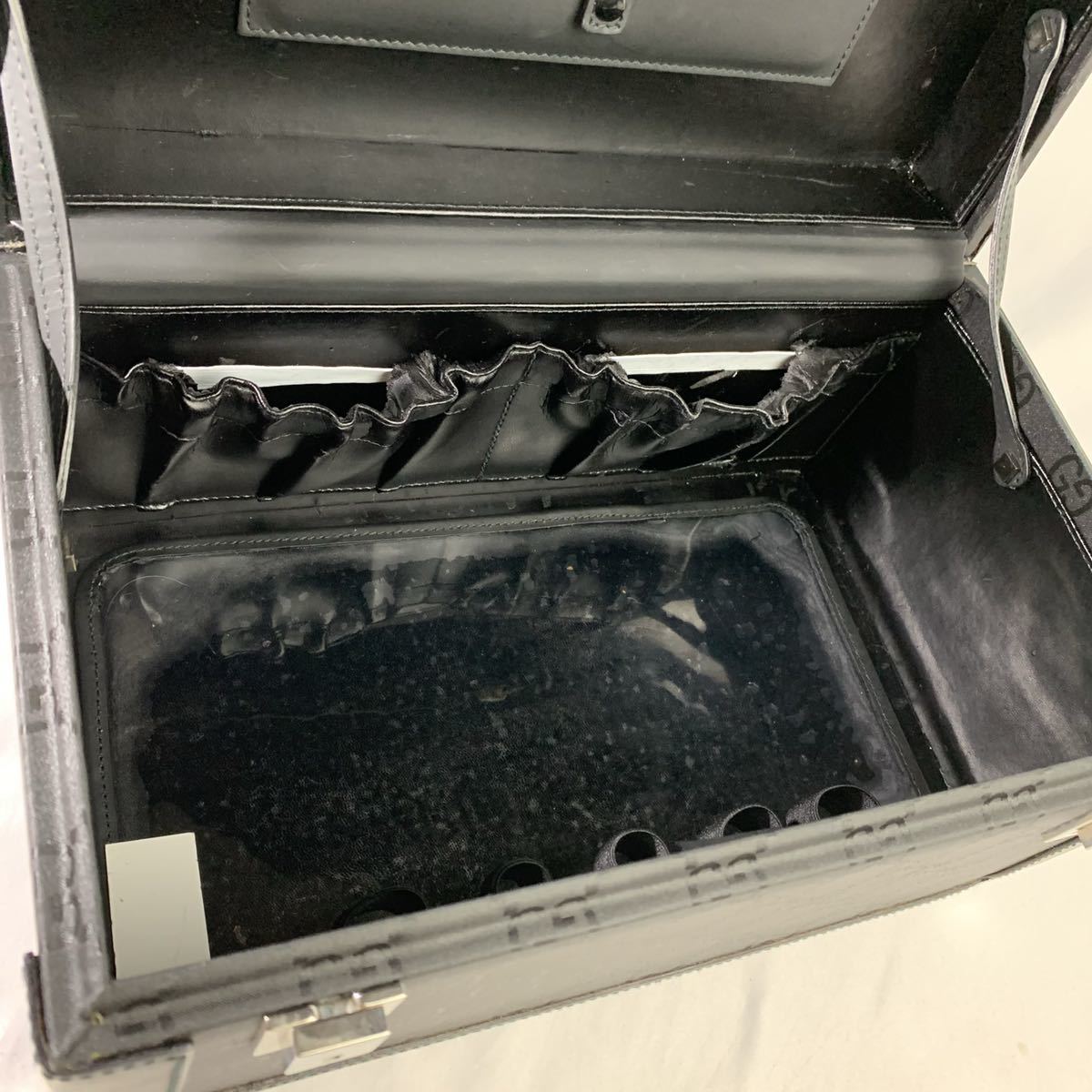 希少美品 メイクボックス GUCCI グッチ GG 大容量 バニティ 鍵 希少美品 メイクボックス GUCCI グッチ GG 大容量 バニティ 鍵