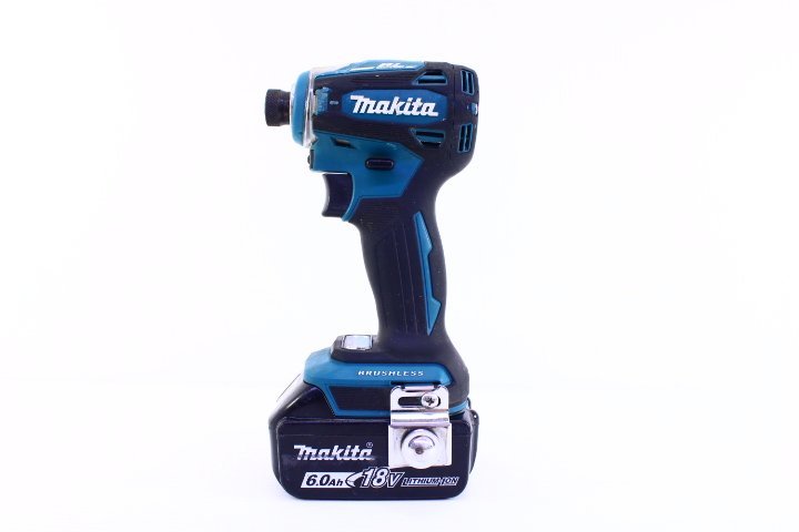 ○makita マキタ TD172D 充電式インパクトドライバ 18V 6.0Ah 本体+バッテリー ブルー/青【10778827】 