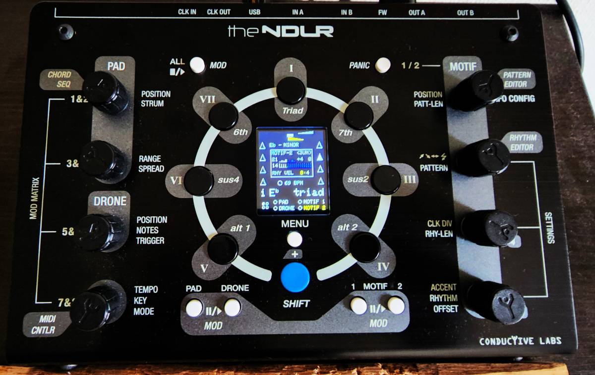 The NDLR 複雑な MIDI シーケンサー/アルペジエーター | www