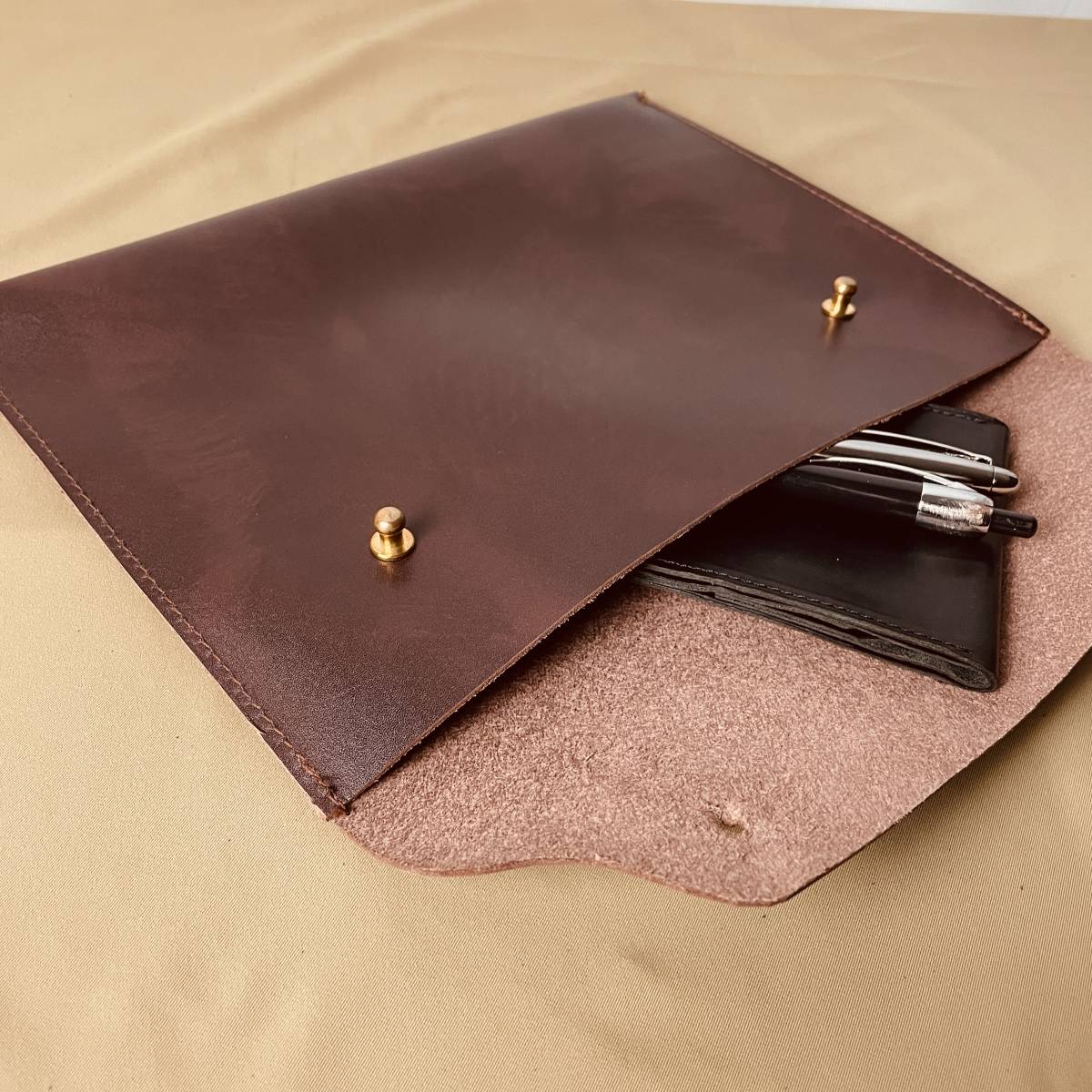 *JAPAN craft * combination .. meat thickness .. a little over . original leather Brown by using . simple . leather clutch bag prejudice hand made made in Japan B3519