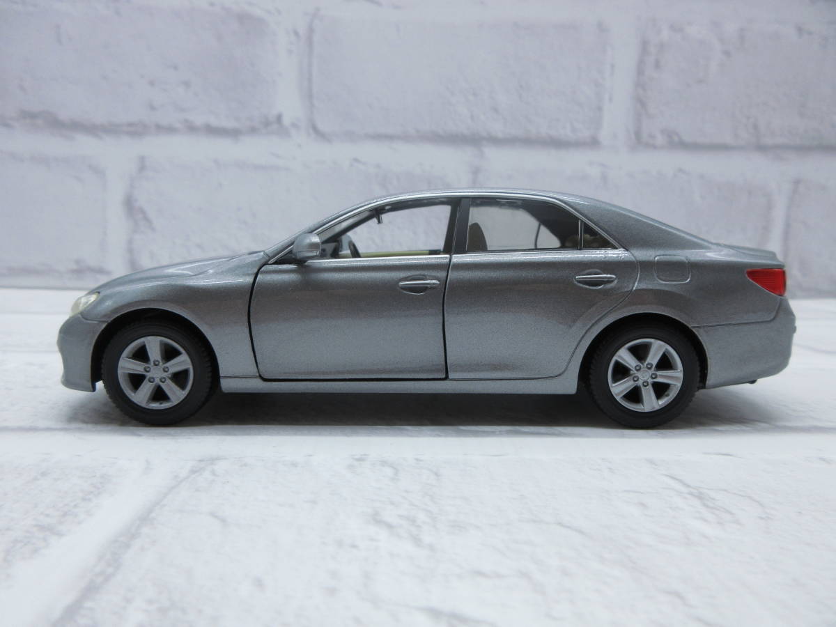 ミニカー 1/30 トヨタ 2代目マークX 前期 アイスチタニウムマイカメタリック ディーラー展示用 色見本 カラーサンプル モデルカー
