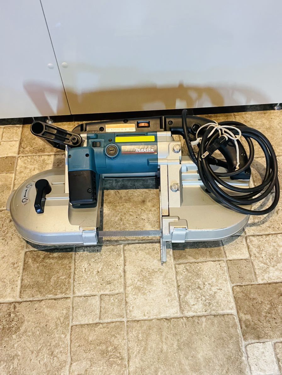 Makita ポータブルバンドソー 2107F + 替え刃3枚-
