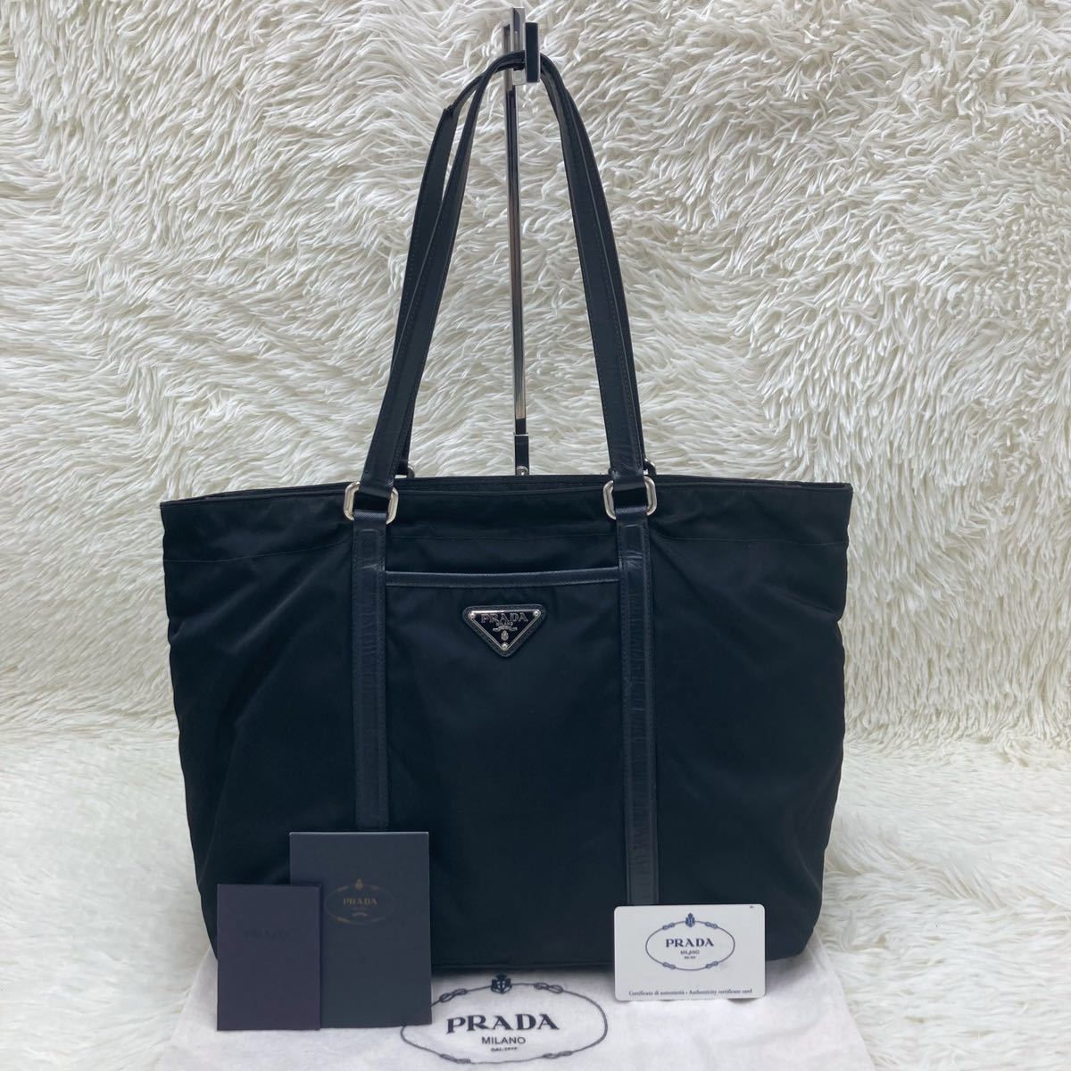 日本正規販売品 【PRADA】 ハンドバッグ　ブラック　三角ロゴプレート　シルバー金具 ハンドバッグ
