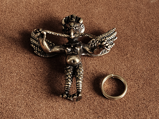  double ring attaching brass made key holder (ga Roo da) god bird garuda India brass Gold myth Buddhism chair Ram Buddhist altar fittings god sama amulet pendant 