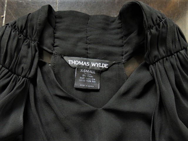 上質 THOMAS WYLDE トーマス ワイルド 高級 シルク 絹 シフォン おしゃれ・格安 THOMAS 黒 ブラック ワンピース トーマスワイルド WYLDE ひざ丈ワンピース