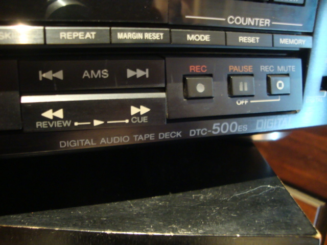 美品 SONY DTC-500ES DATデッキ/Digital Audio Tapeプレーヤー ソニー
