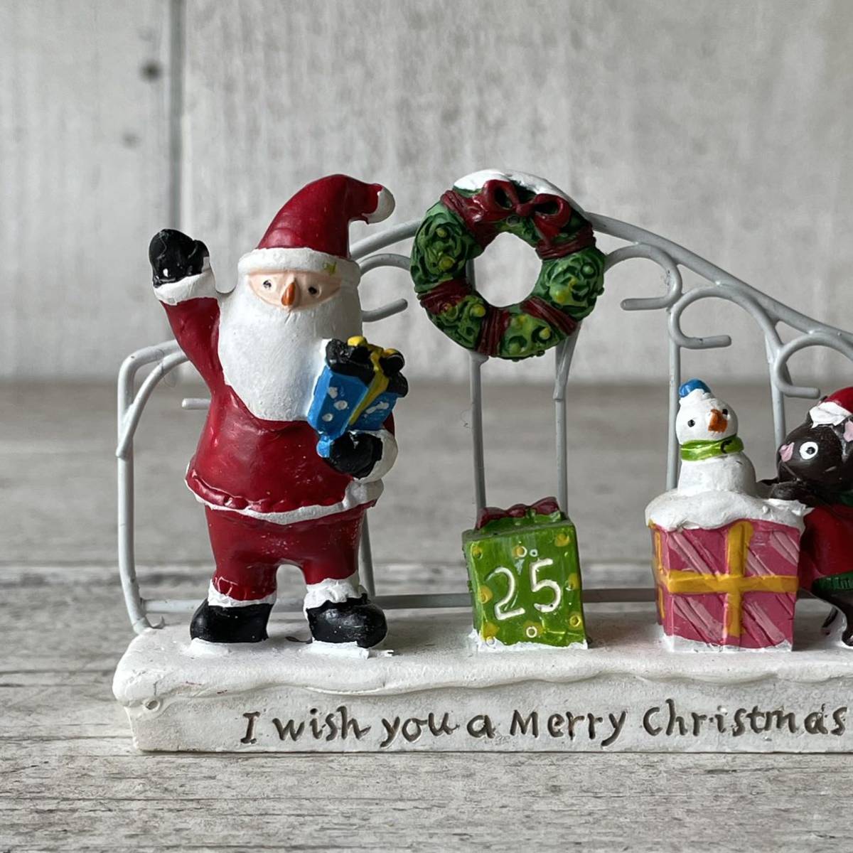 クリスマス サンタクロース オブジェ リース　インテリア 雑貨 置物　ネコ 【2022HW3】_画像1