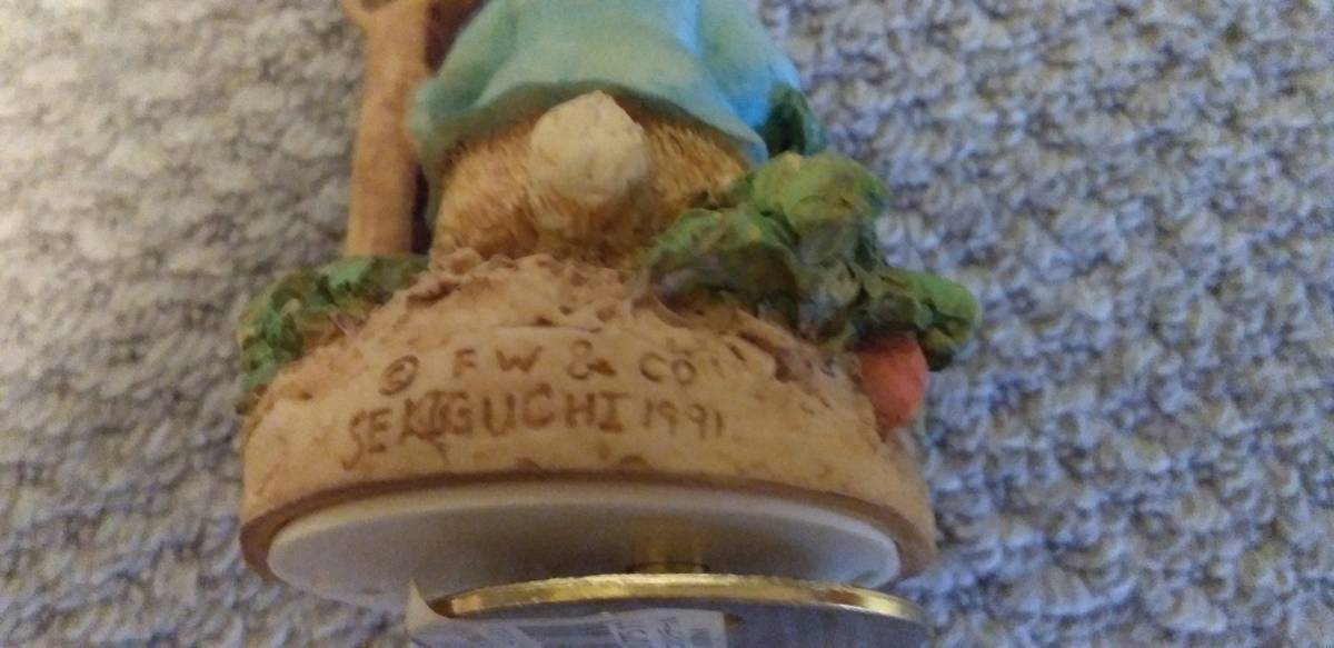 SEKIGUTI* seat gchi* Peter Rabbit * music box * figure * doll ornament *1991 year * carrot . meal .. Peter 