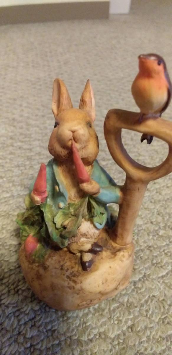 SEKIGUTI* seat gchi* Peter Rabbit * music box * figure * doll ornament *1991 year * carrot . meal .. Peter 