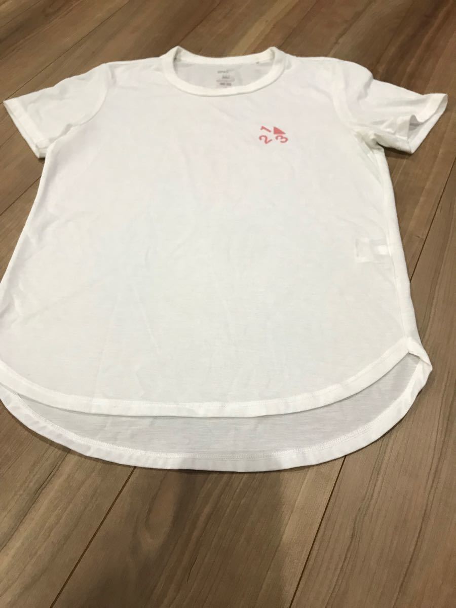 ☆UNIQLO Tシャツ　即決のみ　価格変更承ります☆