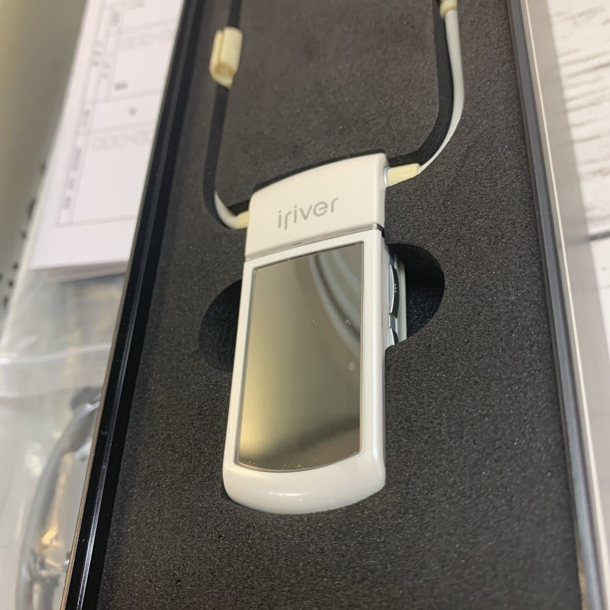 中古品】iriver 256MB N10 ホワイト アイリバー MP3プレイヤー