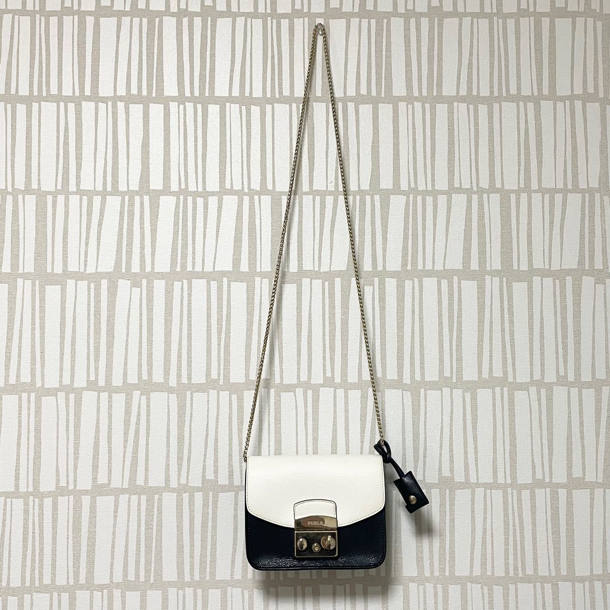 があります】 Furla - フルラ メトロポリス バイカラー 斜め掛け